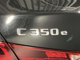 メルセデス・ベンツはドイツ本国シュツットガルト近郊でのメルセデス自車が関わった重大事故を、40年以上に亘って調査しています。エアバッグやシートベルトテンショナーは、この調査の結果生み出されました。