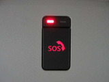 SOSコール 急病時や危険を感じた時SOSコールスイッチを押すと、専門のオペレーターに繋がって、警察や救急車への連携サポートしてくれます。(別途登録費用がかかります)