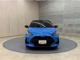 お車購入のポイントとなるフロントマスクです!シャープな目つきが印象的なデザインのヘッドランプです。