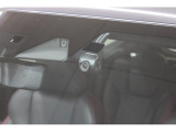 現代の車社会の必需品。ドライブレコーダー装着。エンジン始動後の一部始終を記録します。
