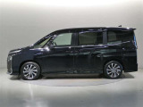 両側パワースライドドア付きだから、狭い駐車スペースなどでの 乗り降りラクラク!小さなお子さまのいるご家庭には嬉しい装備。