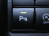 【障害物センサー】センサーが障害物を検知すると警告音でドライバーにお知らせいたします。