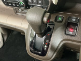 オートマチックシフトレバーは、手になじみ操作しやすい形状で安全運転にもつながります♪