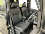 【運転席・助手席】内装ルームクリーニング済みです。しっかり綺麗にしていますので、是非、お確かめください。車に自信があるからこそ、是非一度ご来店頂き内外装も見てもらえると幸いです。
