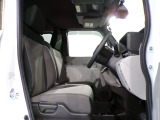 運転席と助手席がつながった構造なので、狭い駐車場でも助手席側からスムーズに降りれます♪