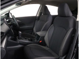 長時間の運転も疲れにくいフロントシート!体をしっかり支えてくれて運転がしやすい形状です!