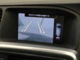 【パークアシスト・カメラ】駐車時に後方がリアルタイム映像で確認できます。大型商業施設や立体駐車場での駐車時や、夜間のバック時に大活躍!運転スキルに関わらず、今や必須となった装備のひとつです!