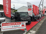 常時1500台の在庫数。お好みの車が店頭になければお探しします。