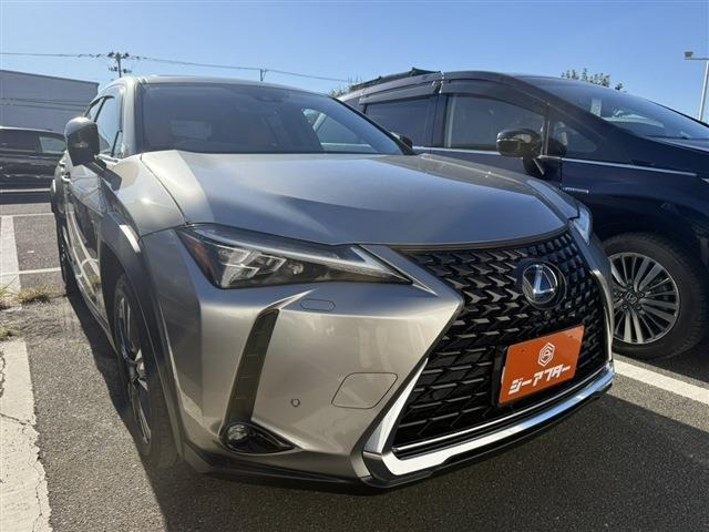 UX 250h バージョンL 4WD ワンオーナー サンルーフ 禁煙車