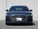 一目でAudiだと分かる特色を持つフロントマスク。