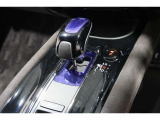 扱いやすい位置に配置されたフロアオートマチックです☆CVTを採用で滑らかでスムーズな走りが楽しめますよ♪