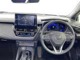 運転席まわりです。 各操作スイッチは使いやすい位置に配置されてます。
