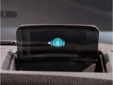 MINIは30kmと50kmのところに赤い印が御座います。多くのヨーロッパの国では一般道の法定速度が 30km(生活道) と 50km(市街道) に設定されており、それを分かり易くする為です。