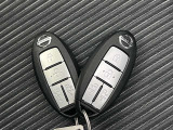 【インテリジェントキー】スペアキーもございます。鍵の差し込み不要なのでとても便利ですね。