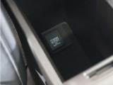 ◆アクセサリーソケット◆ドラレコの電源やスマートフォンの充電等に使用できる便利な電源ソケット!使いやすい場所に装備されています。