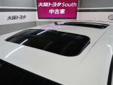 隣車線を走る車両をレーダーで検知し、ドアミラーでは確認しにくい後側方エリアに存在する車両に加え、急接近してくる車両も検知します。車両を検知するとドアミラーに搭載されたLEDインジケーターが点灯します。