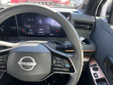 プロパイロット(同一車線運転支援)アクセル・ブレーキ・ステアリング操作をクルマがサポート。高速道路などで、ドライバーの負担を軽減します。