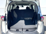 普段のお買い物や通勤、送迎等に十分な荷室スペースを確保しております。セカンドシートを倒すと、大きな荷物の積載も可能です♪