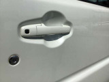 これは、便利!!アドバンストキー これをバックに入れておけばドアの施錠やエンジン始動が出来るんです。鍵を探さなくてもいいんです☆