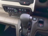 ホンダ純正ナビなので3ビュー切り替えバックカメラやパーキングセンサーにも対応してますよ(^^)/バック運転苦手な方におススメですよ(^^♪