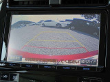 バックモニター付きでガイドラインがモニターに表示され、車庫入れや縦列駐車などの際に役立ちます!
