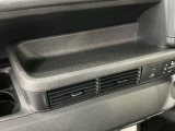 専門業者にて内外装のクリーニングを実施しております!