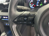 運転中、オーディオの操作をしてて、ハッとしたことはありませんか?ステアリングスイッチは、運転中でもハンドルでオーディオの操作が可能です。安全なドライブをサポートします。