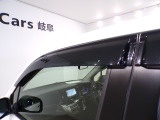 ★ドアバイザー★雨天時に窓を開けても濡れにくく車内に雨が入り込むのを防ぎながら換気ができます(^^♪