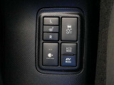 横滑り防止機能 空気清浄機能ナノイー EV・エコモードスイッチ シートヒーター(運転席助手席両方にあります)