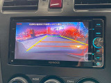 【バックカメラ】運転席から画面上で安全確認ができます。駐車が苦手な方にもオススメな便利機能です。