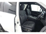 レクサスオーナーズデスク。2年間無料でお使いいただけます。ナビの目的地設定から駐車場案内など、専任コミュニケーターが24時間365日サポートいたします。