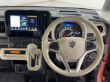 このハンドルを握った時に、車を所有している優越感を味わえますね