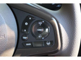 安全運転支援システムHonda SENSINGを搭載。衝突軽減ブレーキや、誤発進抑制機能、アダプティブクルーズコントロール、車線維持など複数の先進技術で安心・快適なドライブをサポートします。
