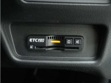 ◆ETC2.0装着◆進化したドライブ体験。料金収受システムだけだったETCが生まれ変わって、高速道路を賢く使うETC2.0に進化しました。多彩な情報サービスが便利で快適なドライブ体験を提供します。