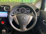 インテリアに合わせたデザインのステアリングは、運転される方のことも考え、運転しやすい形状、大きさです。是非一度、実際に触ってお確かめください。