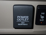 アクセサリーソケット機能付きです。消費電力120W(10A)以下のアクセサリーに、直流12Vの電源を供給します。