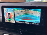 【アラウンドビューモニター】専用のカメラにより、上から見下ろしたような視点で360度クルマの周囲を確認することができます☆死角部分も確認しやすく、狭い場所での切り返しや駐車もスムーズに行えます。