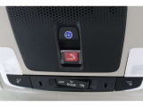 緊急通報ボタンが装備されています。ホンダコネクト対応。ご利用には、Honda Total Care プレミアムのご加入が必要です。