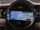 クラシック感を残したデザインのメーターパネルです。