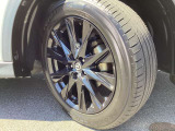 純正19インチアルミホイールでスタイルバッチリ!225/55R19タイヤです