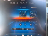 AMGトラックペースの画面では走行に関する情報を確認可能。AMGならではのデジタル機能を楽しめます。