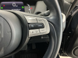 【アダプティブ・クルーズ・コントロール】予め設定した車速内でクルマが自動的に加減速。 前走車との適切な車間距離を維持しながら追従走行し、高速道路でのドライバーの疲労を軽減してくれる嬉しい機能付♪