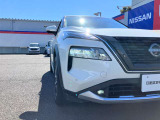 【アダプティブLEDヘッドライト】対向車がいてもハイビームを維持!または、ハイビームとロービームを自動切り替え!視認性の高い状態が維持されます!