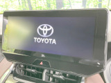 【12.3インチワイドナビ】高級感とインパクトのある大型ワイドナビを装備。各種オーディオ操作はもちろん、横長ワイド画面でのマップ2分割表示など、利便性も高いナビです♪