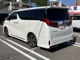 両側パワースライドドア付きだから、狭い駐車スペースなどでの 乗り降りラクラク!小さなお子さまのいるご家庭には嬉しい装備。