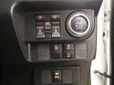 運転席側でも左右電動スライドドアの開閉ができます。