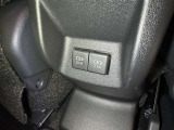 充電用USB端子付き。スマートフォンなどの充電に便利です。