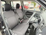 運転席シート廻りは使用感も少なく、良好な状態となっています。前オーナー様が丁寧に使っていたことがよくわかりますね。