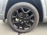 弊社では全車両の事前点検整備を行っております。またご納車前に再度点検整備を行い、全国ご自宅前までご納車致します。正規ディーラーならではのクオリティと安心をお届けしております!