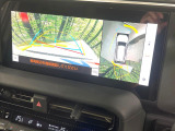 【パノラミックビューモニター】専用のカメラにより、上から見下ろしたような視点で360度クルマの周囲を確認することができます☆死角部分も確認しやすく、狭い場所での切り返しや駐車もスムーズに行えます。